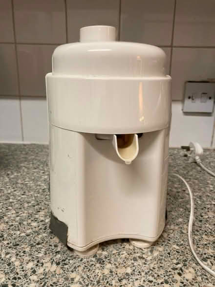 Photo of free Juicer (Finchley road statio) #3