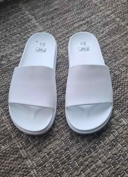 Photo of free White size 4 sliders, never worn (Boughton Monchelsea ME17) #3