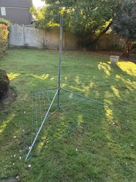 Photo of free Vintage Rotary Washing Line (RH15 9RL) #2