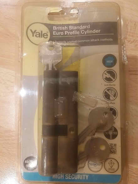 Photo of free Lock for PVC door with 3 keys (Penwortham PR1) #1