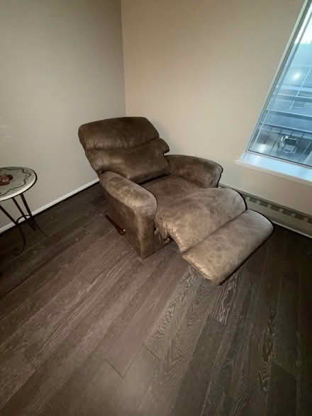 Photo of free Recliner (Leisure World 20906) #4