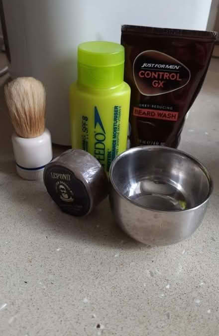Photo of free Men's shaving kit (Byfleet KT14) #1