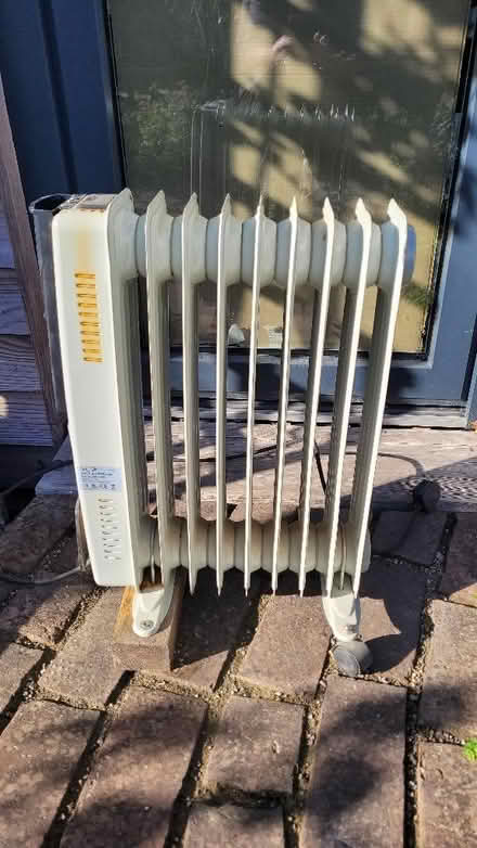 Photo of free Oil fill radiator (Dursley GL11) #1