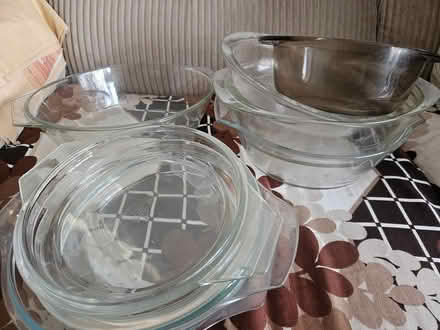 Photo of free Pyrex Bowls (Morden SM4) #2