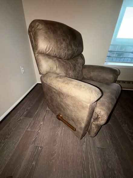 Photo of free Recliner (Leisure World 20906) #2