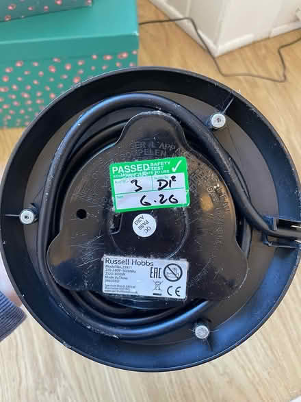 Photo of free Russell Hobbs kettle (Bruntsfield, Edinburgh) #2