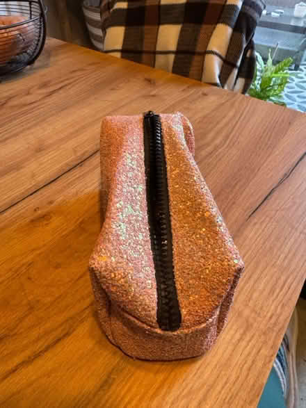 Photo of free Make-up bag sparkling pink (Leeds LS10) #3