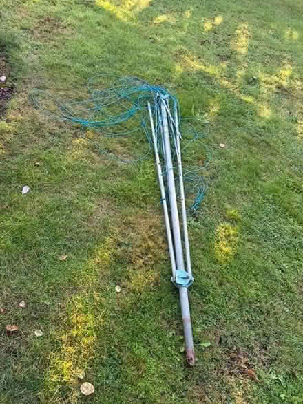 Photo of free Vintage Rotary Washing Line (RH15 9RL) #1