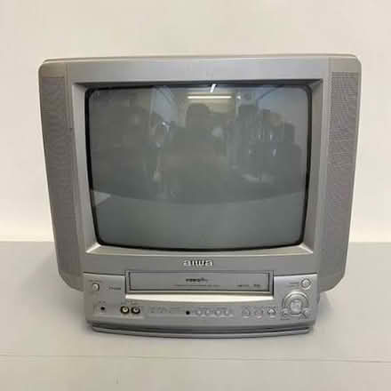 Photo of Old vhs tv (can pay) (Gibbet Hill CV8) #1
