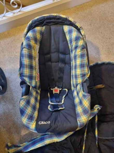 Photo of free Graco travel system - pushchair and infant car seat (Welwyn Garden City AL8) #2