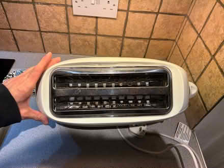 Photo of free White toaster - 4 slices (Canonbury N1) #2