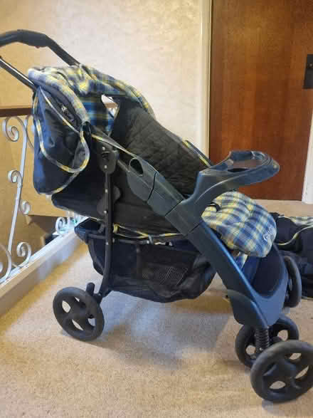Photo of free Graco travel system - pushchair and infant car seat (Welwyn Garden City AL8) #4