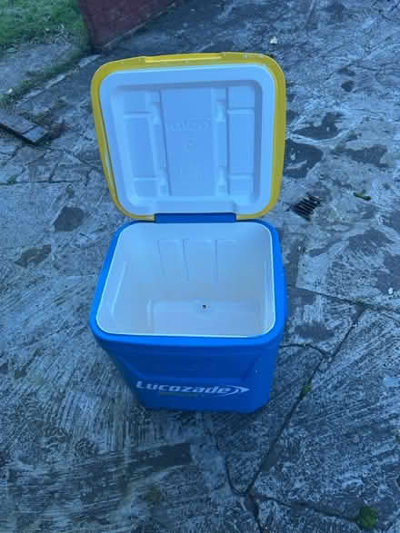 Photo of free Igloo cool box (DY4) #3