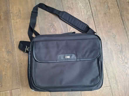 Photo of free Targus shoulder strap laptop case (Alexandra Park N11) #1