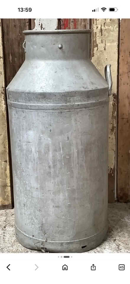 Photo of Milk churn (Oswestry SY11) #1