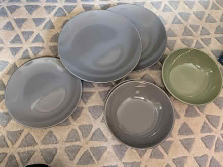 Photo of free Ceramic plates & bowls (Hartington Road BN2) #1