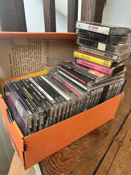 Photo of free CDs and tapes (E1 Spitalfields) #1