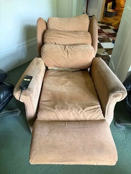 Photo of free Riser recliner - working (Sharrow S7) #2