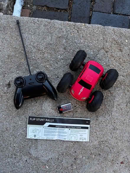 Photo of free remote control cars (Cerrillos & St. Francis) #2