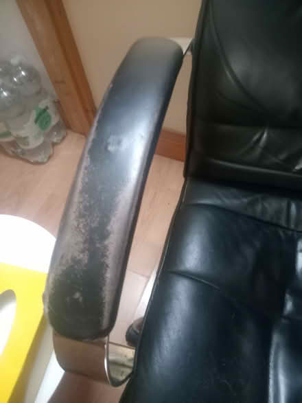Photo of free Leather office chair (Lower Morden SM4) #4