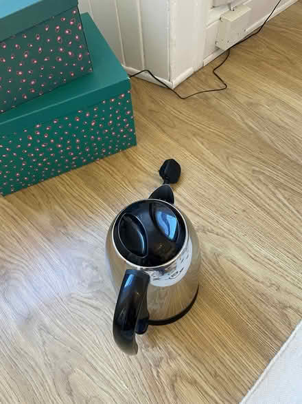 Photo of free Russell Hobbs kettle (Bruntsfield, Edinburgh) #3