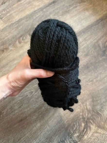 Photo of free Black acrylic yarn (Weedon NN7) #1
