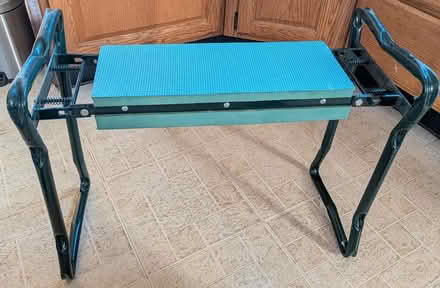 Photo of free garden bench/kneeler (Anna st in Teaneck) #2