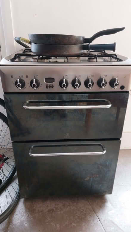 Photo of free Cooker - gas hobs & electric oven/ grill. I (Upper Holloway N19) #1