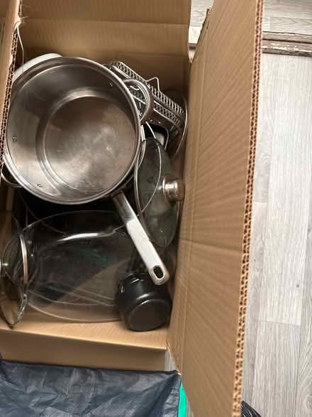 Photo of free Pans and kitchen items (Solihull lode heath B92) #1