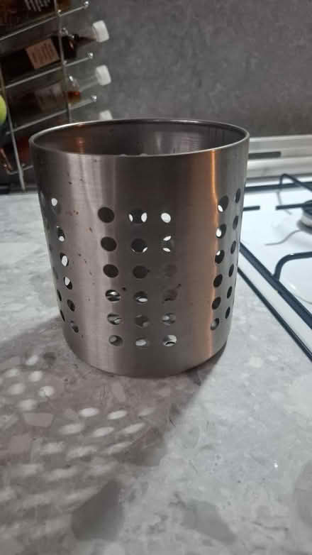 Photo of free Utensils basket (Stanwell TW19) #1