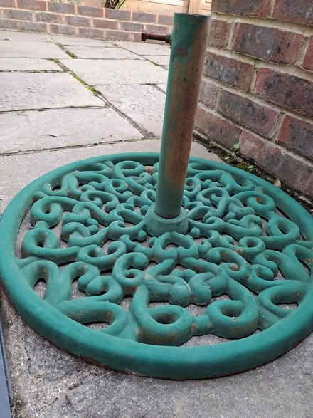 Photo of free Metal garden parasol stand (Otford TN14) #1