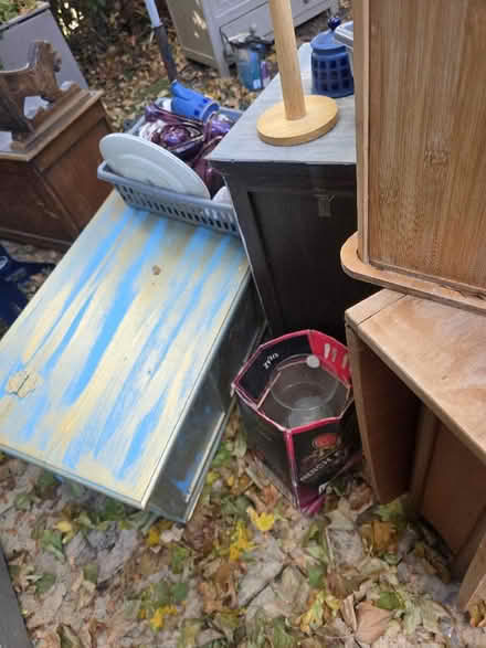 Photo of free Box if china tea set, plates and bricabrac (Sutton Courtenay OX14) #4