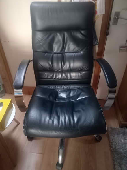 Photo of free Leather office chair (Lower Morden SM4) #1