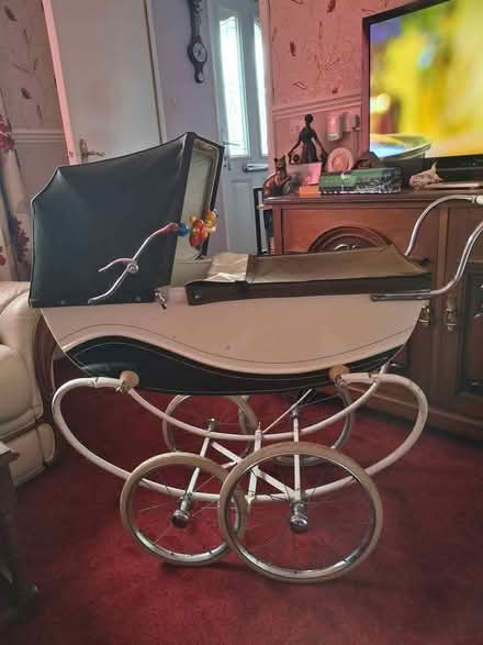 Photo of free Churchill dolls pram coach built (Dawley TF4) #1