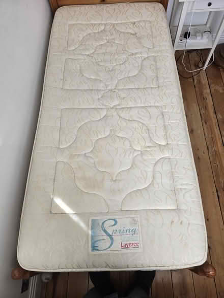 Photo of free Single Bed Mattress 190x90x27cm (Molesey KT8) #4