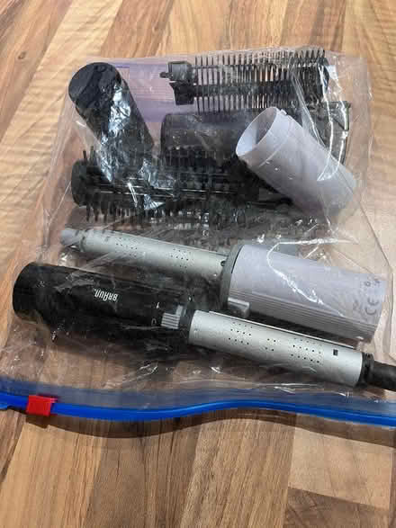 Photo of free Braun Handbag tongs (billericay CM12) #2