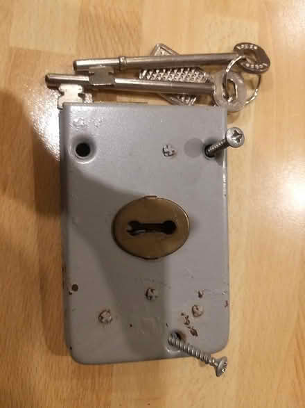 Photo of free Old school lock with 2 keys (Penwortham PR1) #1