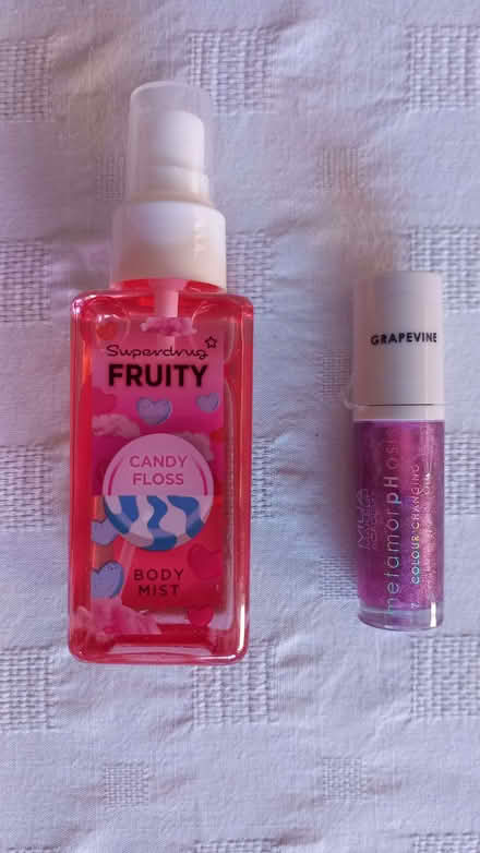 Photo of free Girls cosmetics (Woodford E18) #2