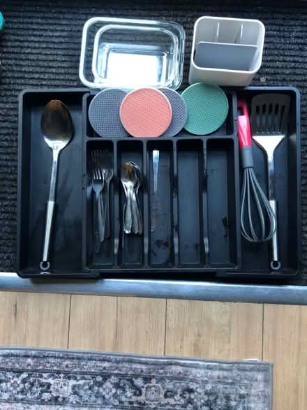 Photo of free Expanding Tray with utensils (High Wycombe, HP13) #1