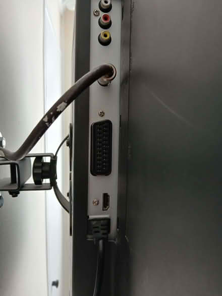 Photo of free Tv with built in dvd player. (Pitsea SS13) #3