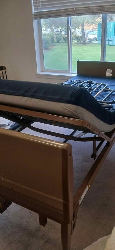 Photo of free Hospital bed (Molalla near 211 and 213) #2