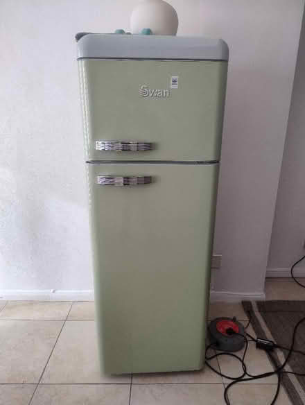 Photo of Swan fridge storage components (Elmers End BR3) #1