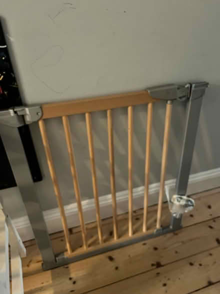 Photo of free Used baby gate (Clapham South) #4