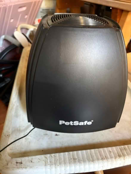 Photo of free PetSafe base station (Barrytown/Red Hook 12507) #1