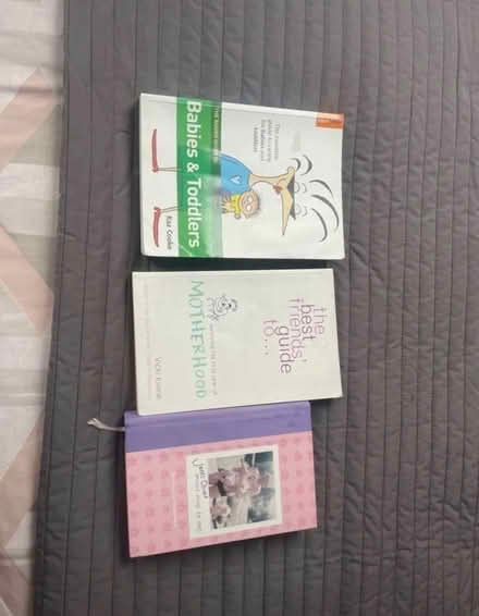 Photo of free Motherhood books (Townsend AL3) #1
