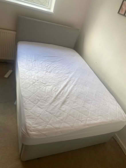 Photo of free 4ft 2 Draw Divan Bed (Ledsham CH66) #1