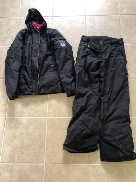 Photo of free Ski jacket & salopettes (RH14) #1