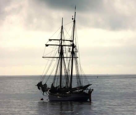 Photo of free Print or sailing ship anchored off Charlestown, Cornwall (Oakington CB24) #1