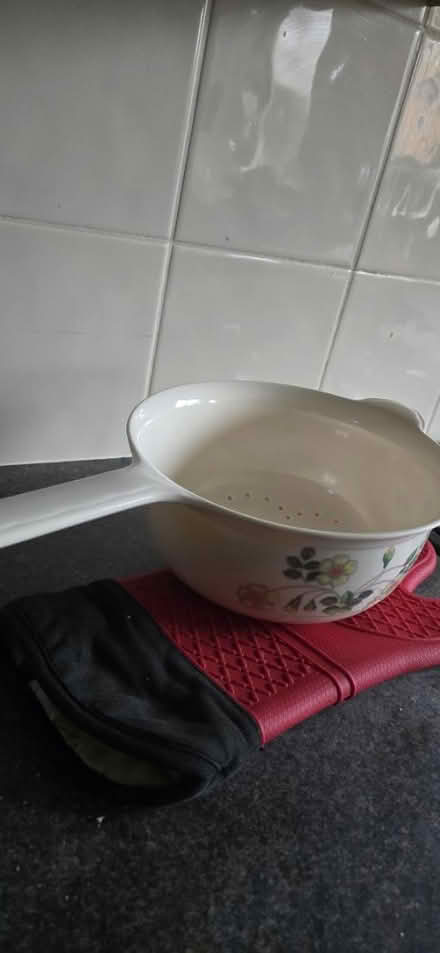 Photo of free Melamine colander (Harrogate HG1) #1