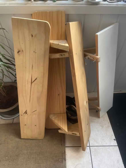 Photo of free 4 shelves wooden with brackets (Matlock DE4) #1